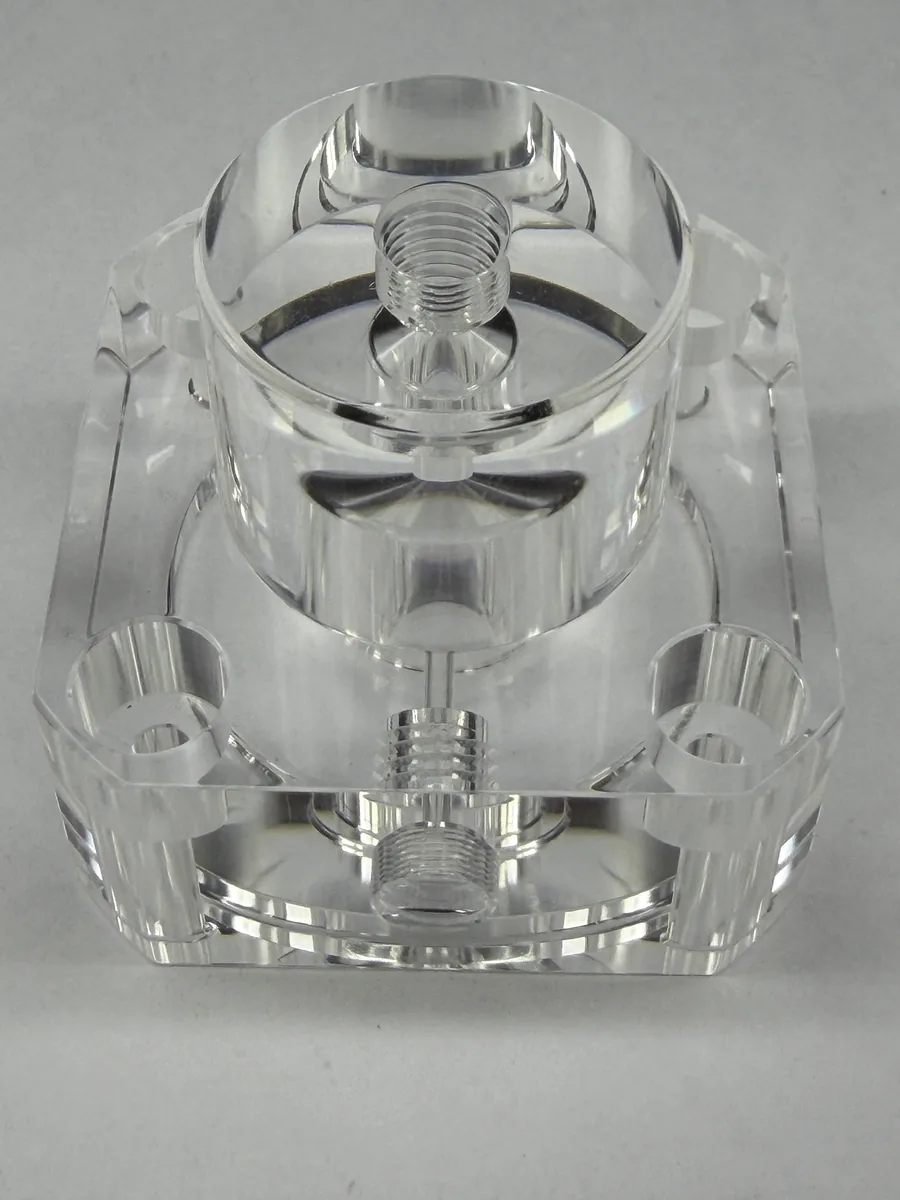 5-axis CNC machined fluid-path manifold block with burr-free intersecting micro-channels for IVD analyzers